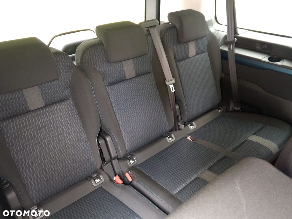 Peugeot Traveller 2.0 BlueHDi Compact Active - 21