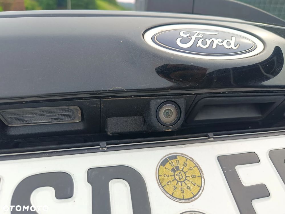 Ford Mondeo - 32