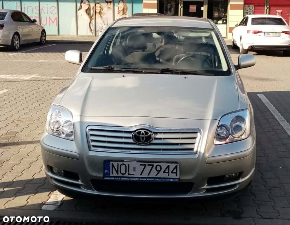 Toyota Avensis - 1