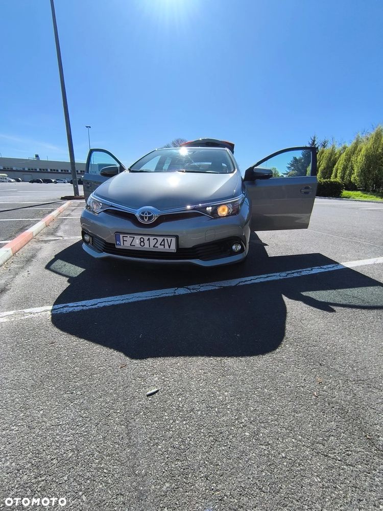 Toyota Auris Hybrid 135 Active - 12