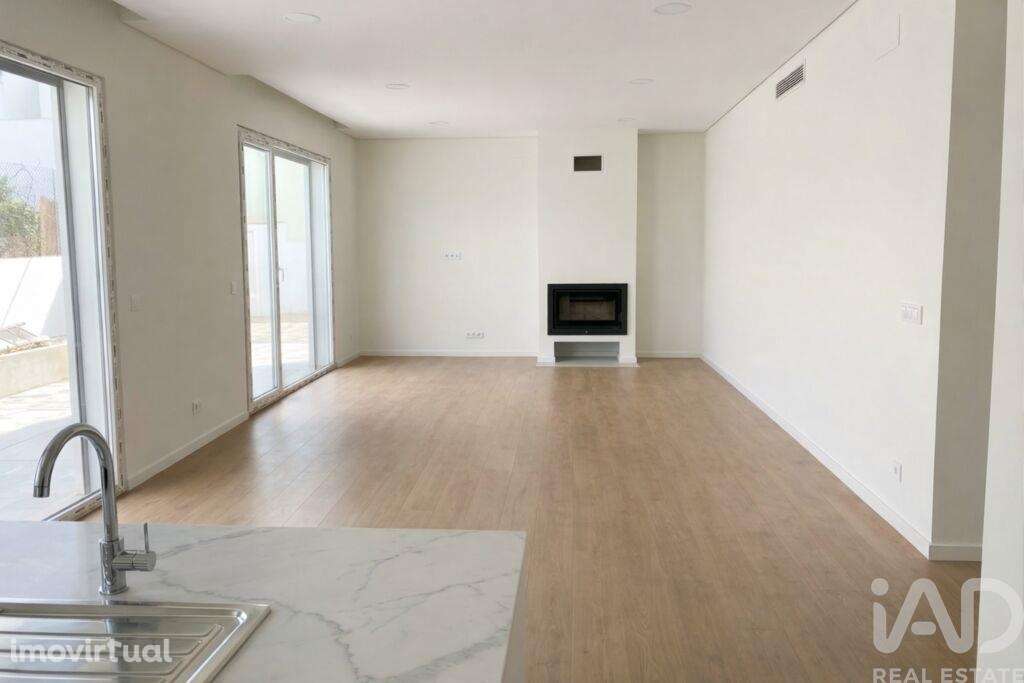 Casa / Villa T4 em Azeitão (São Lourenço e São Simão) de 190,00 m2 - Grande imagem: 4/23