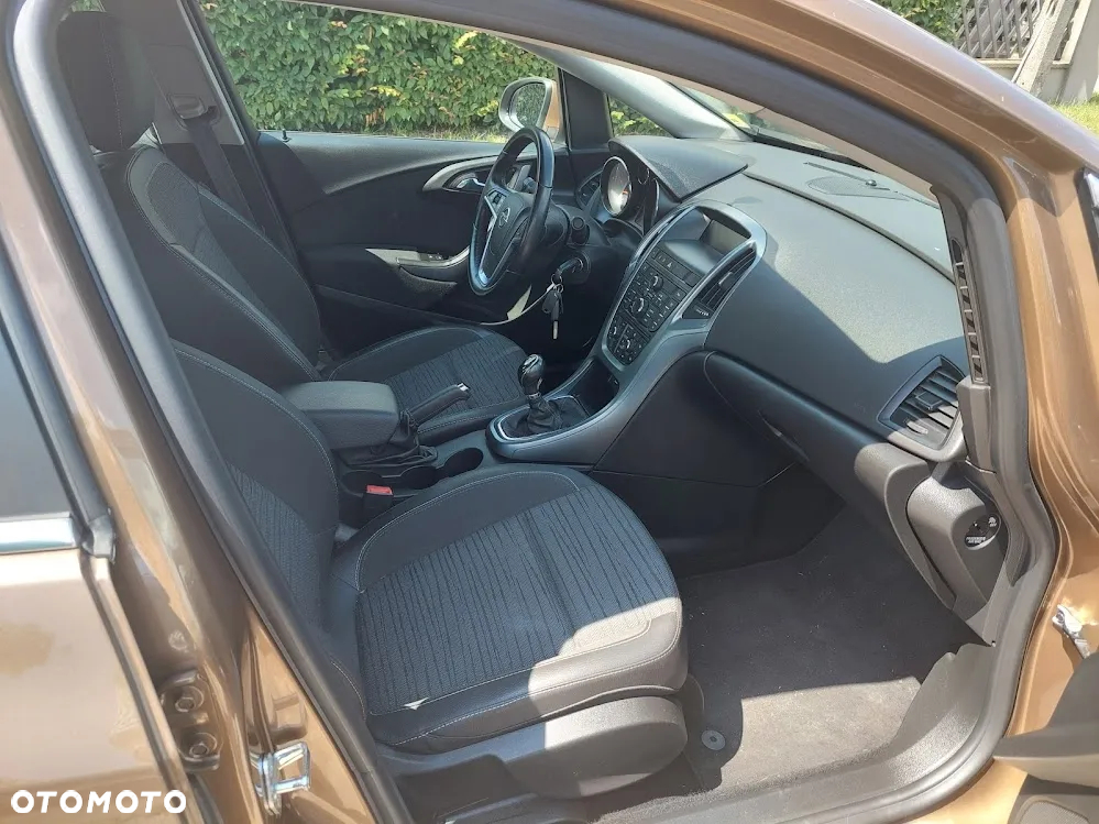 Opel Astra IV 1.4 T Executive - 9