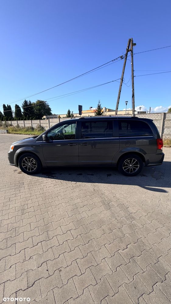 Dodge Grand Caravan 2017 photo 3