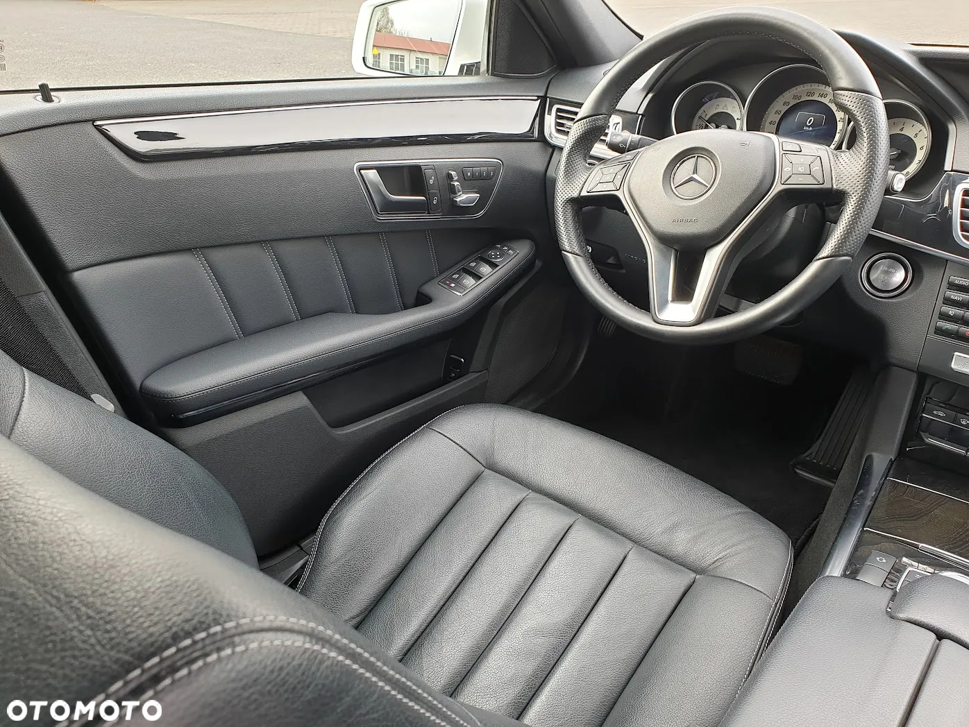 Mercedes-Benz Klasa E - 17