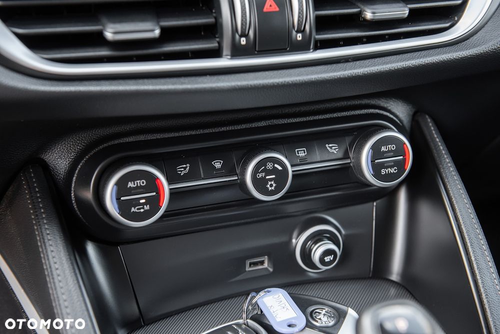 Alfa Romeo Stelvio - 25