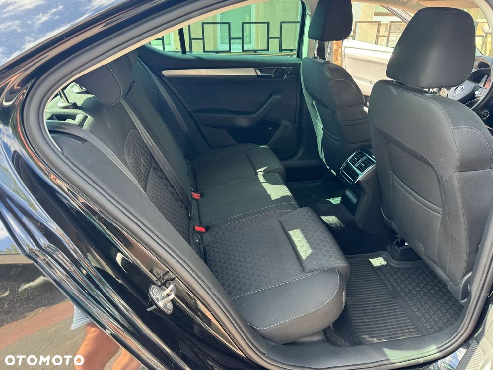 Skoda Superb 2.0 TDI SCR Ambition DSG - 11