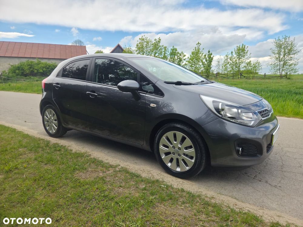 Kia Rio 1.2 L - 4