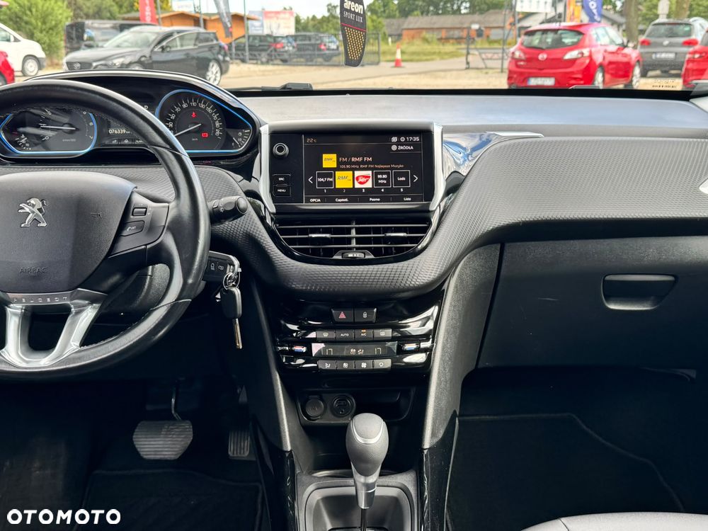 Peugeot 2008 1.2 Pure Tech GPF Allure S&S EAT6 - 20