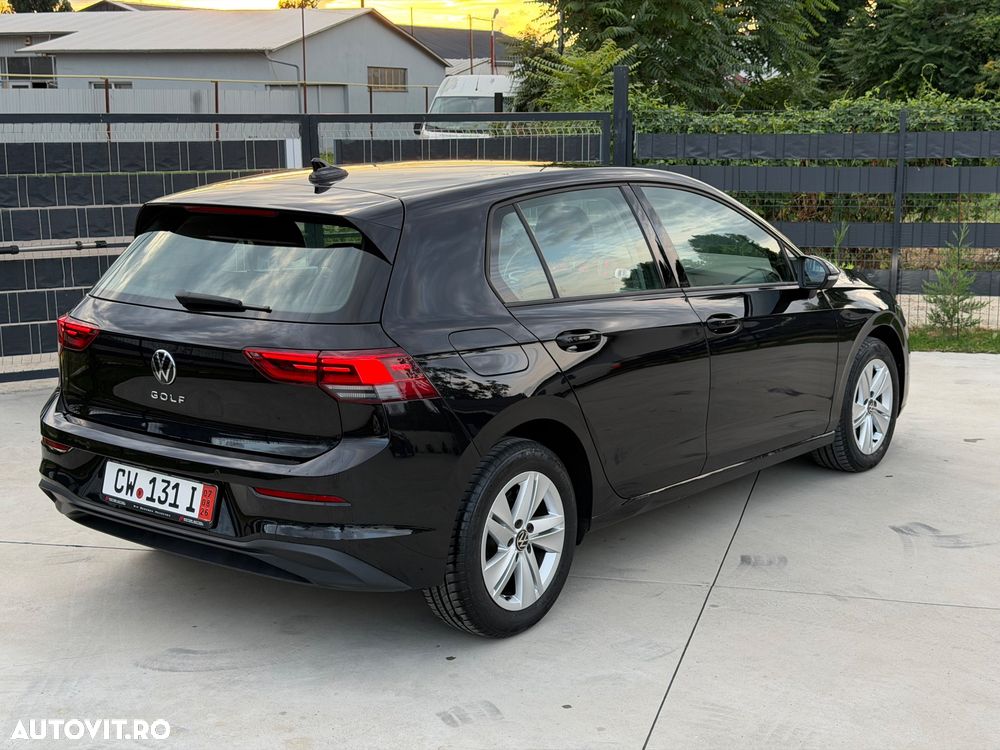 Volkswagen Golf - 8