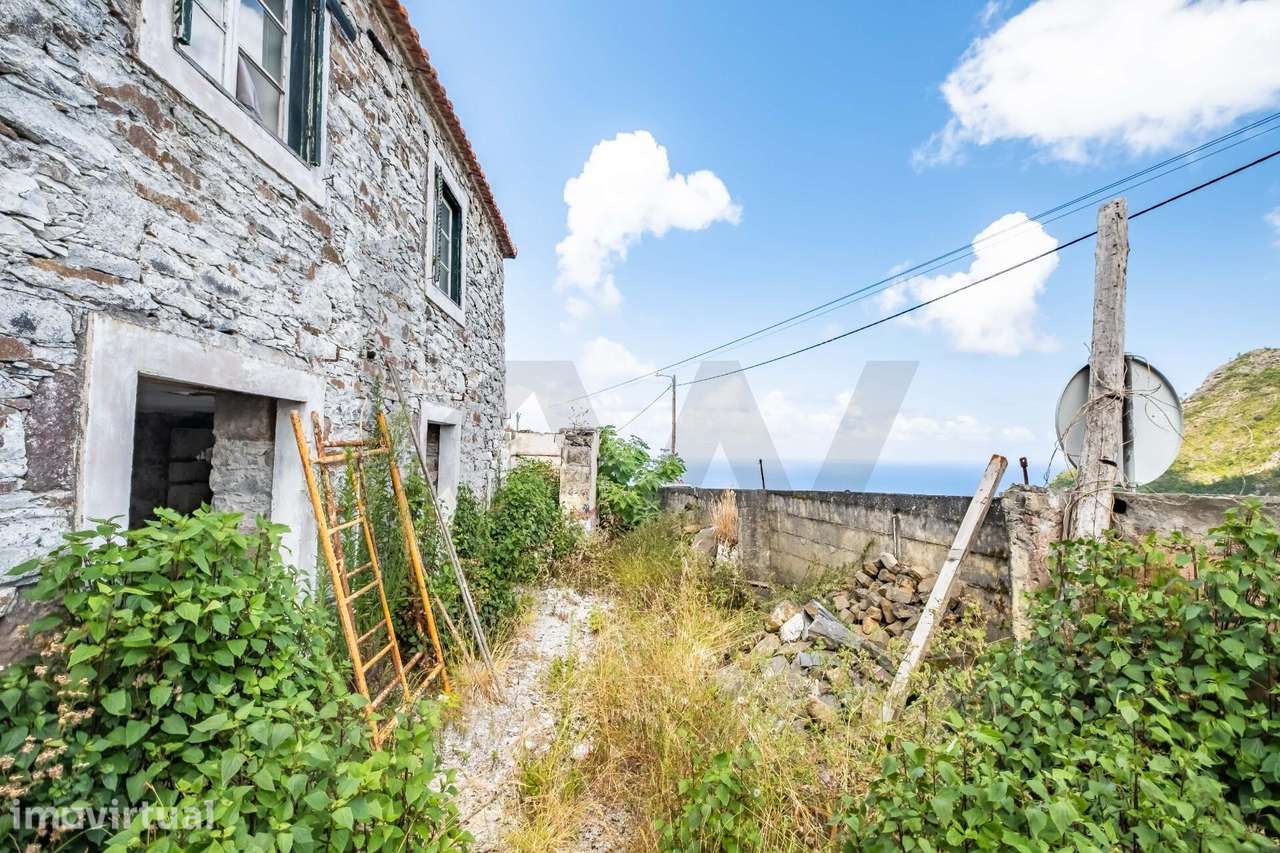 Casa tradicional em Pedra com Amplo Terreno - Faial - Grande imagem: 4/38