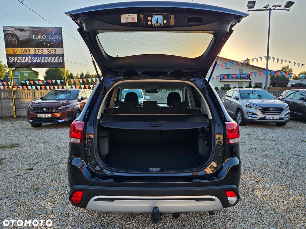 Mitsubishi Outlander 2.0 Instyle Navi CVT - 17