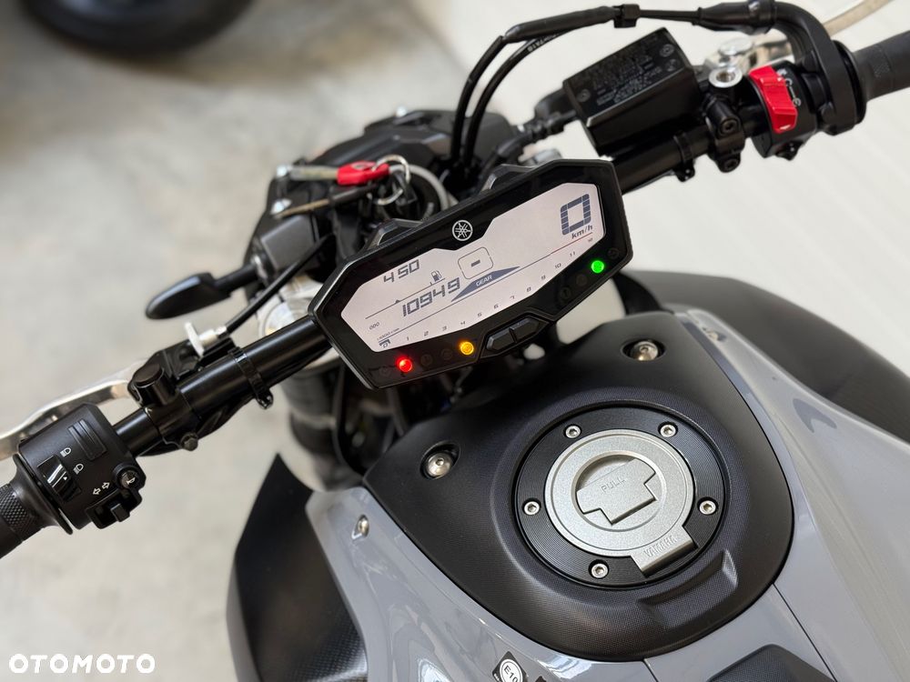 Yamaha MT - 28