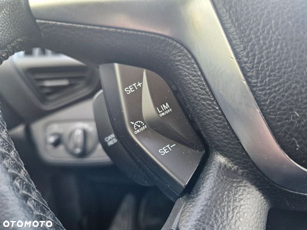 Ford Kuga 1.5 EcoBoost 2x4 Trend - 24