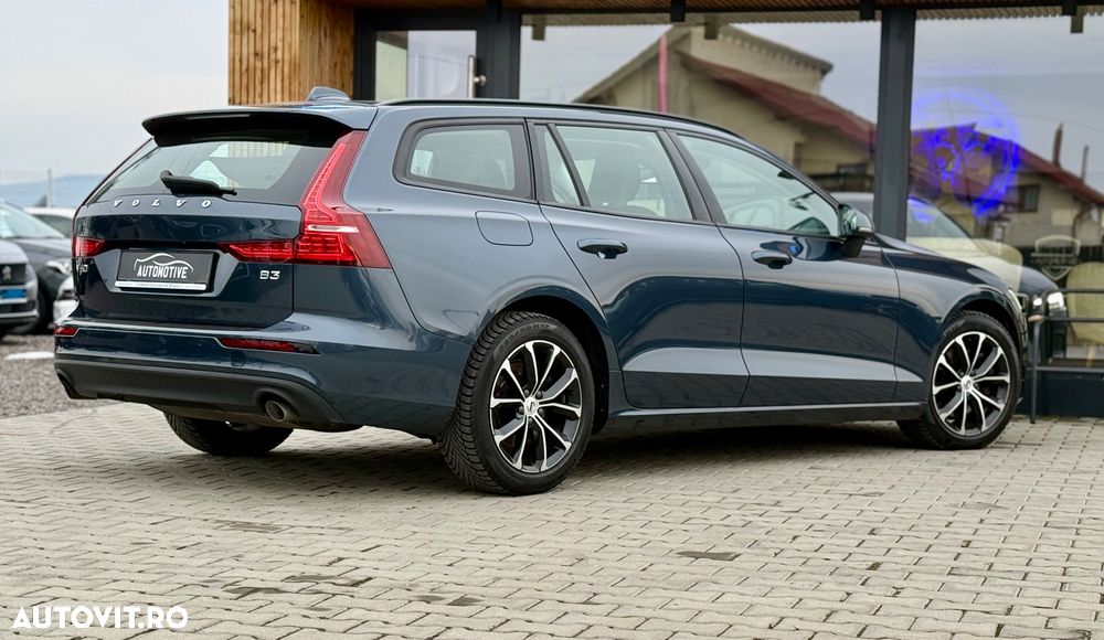 Volvo V60 B3 B DKG Momentum Pro - 14