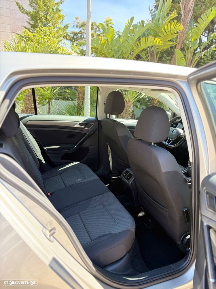 VW Golf 1.6 TDi Confortline - 5