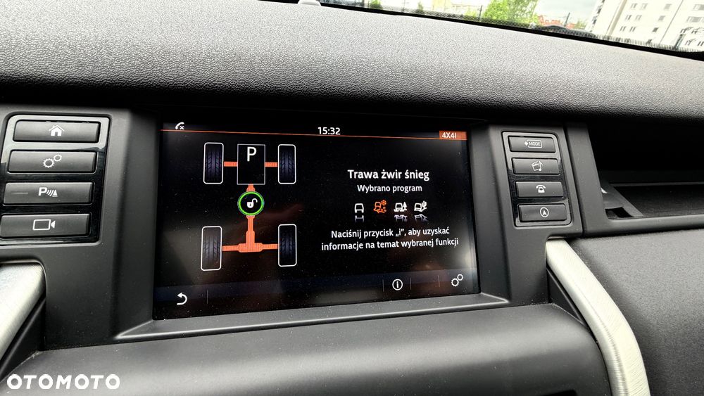 Land Rover Discovery Sport TD4 HSE Luxury - 30