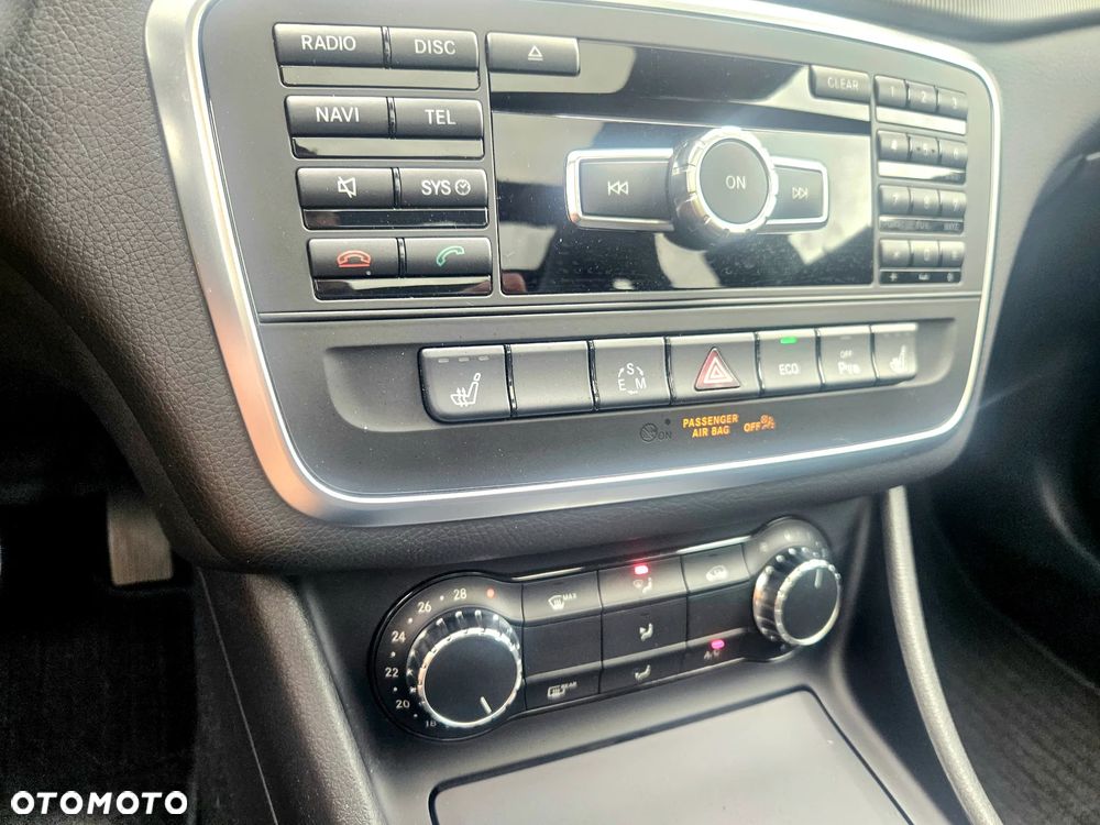 Mercedes-Benz GLA - 39