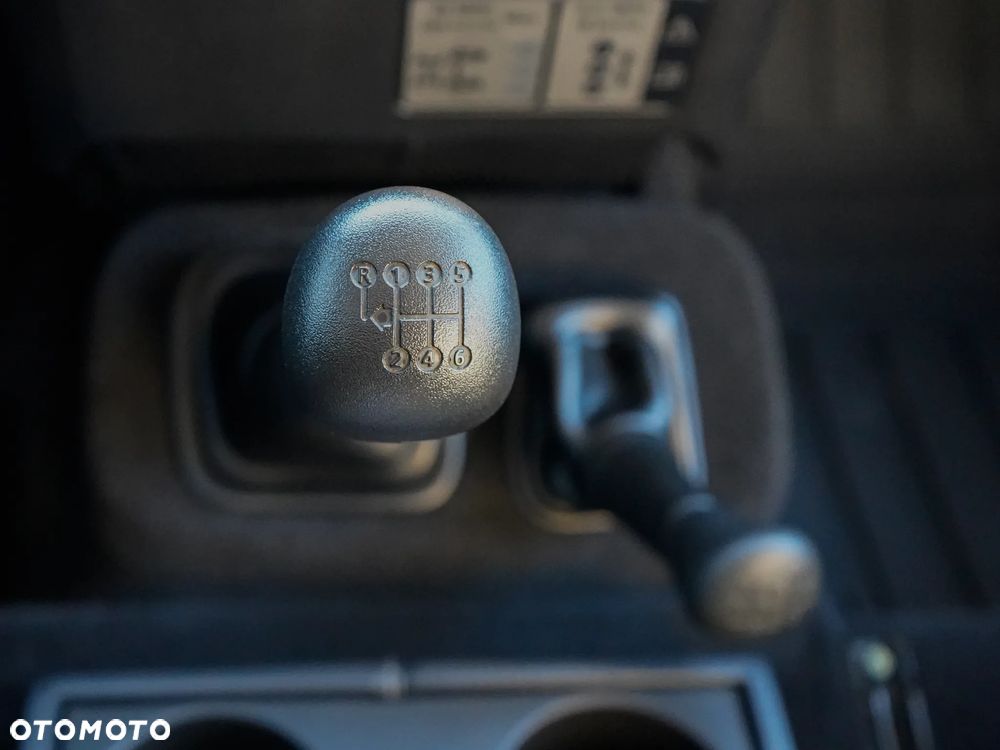 Land Rover Defender 2.4 TD4 HCPU S - 21