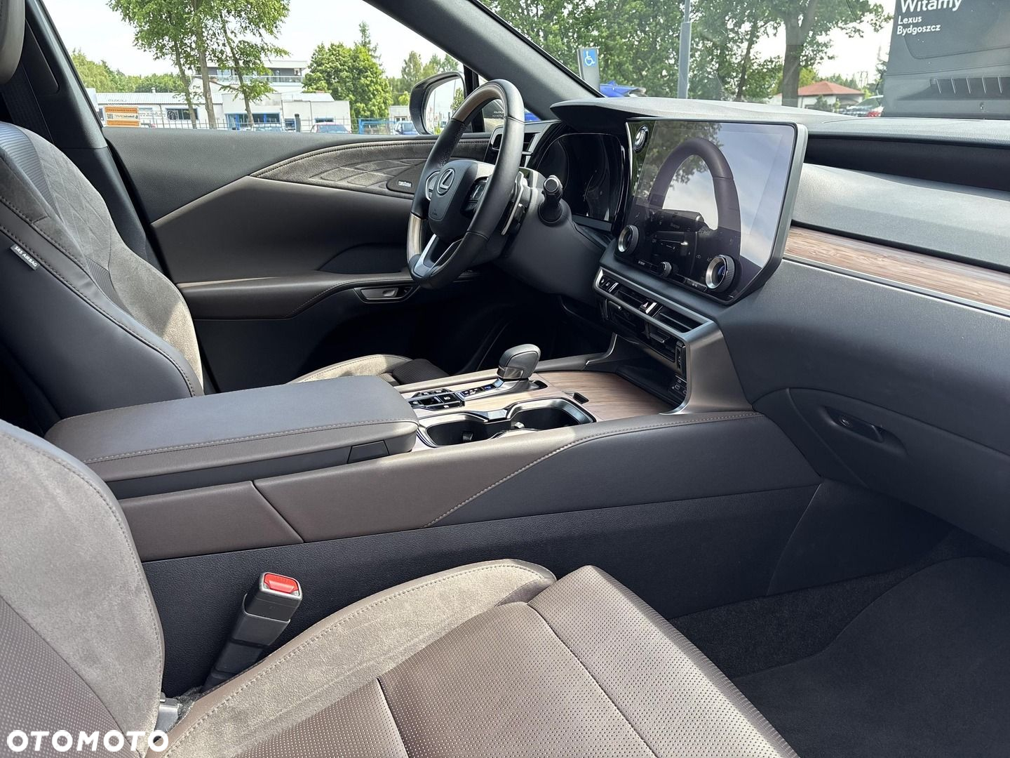 Lexus RX - 24