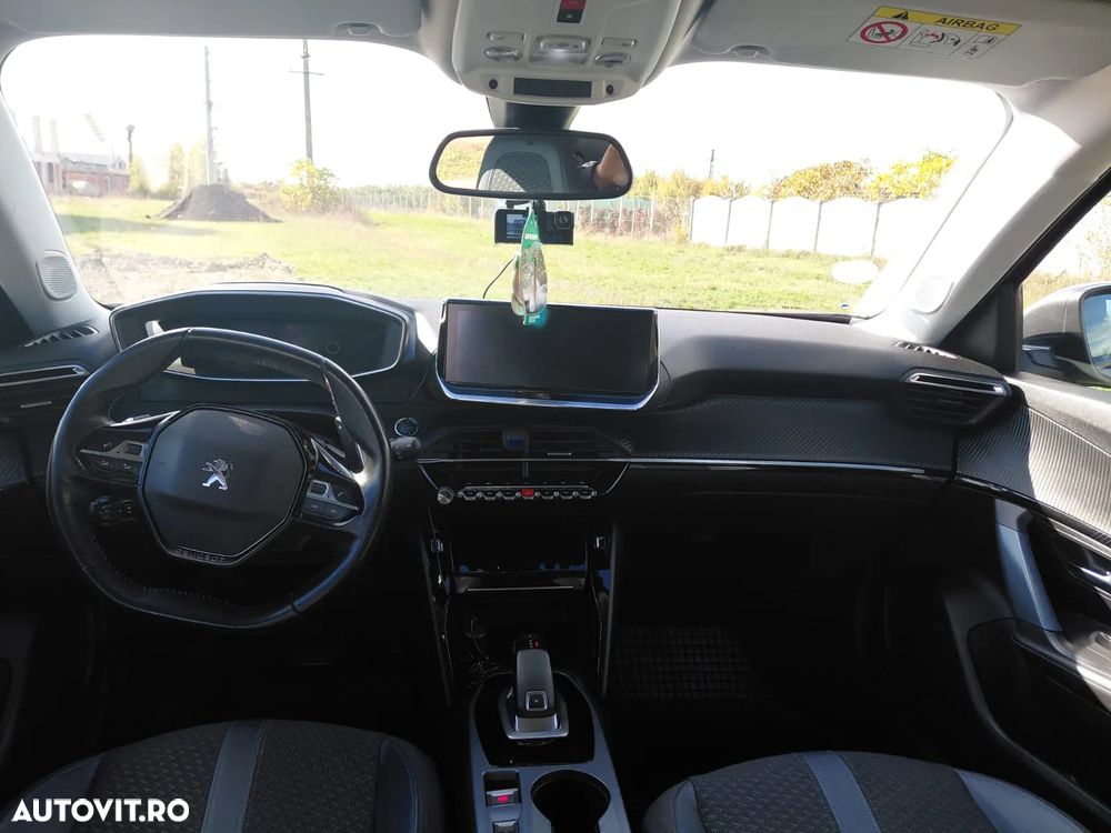Peugeot 2008 1.5 BlueHDI 130 S&S EAT8 Allure - 11