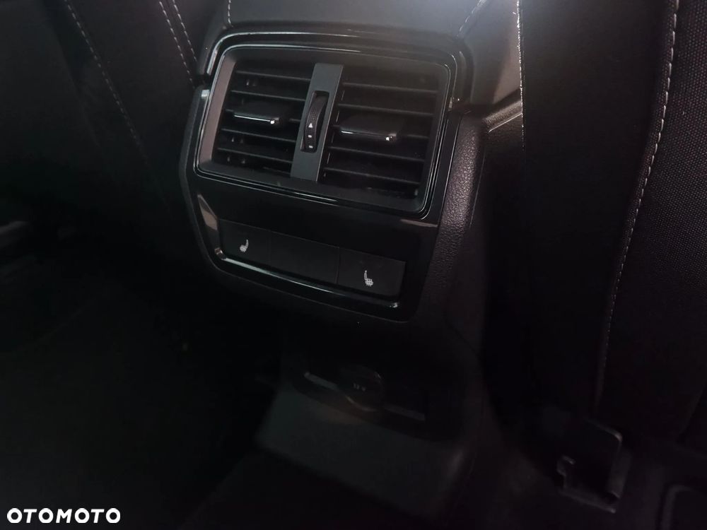Skoda Karoq 1.5 TSI ACT Sportline DSG - 17