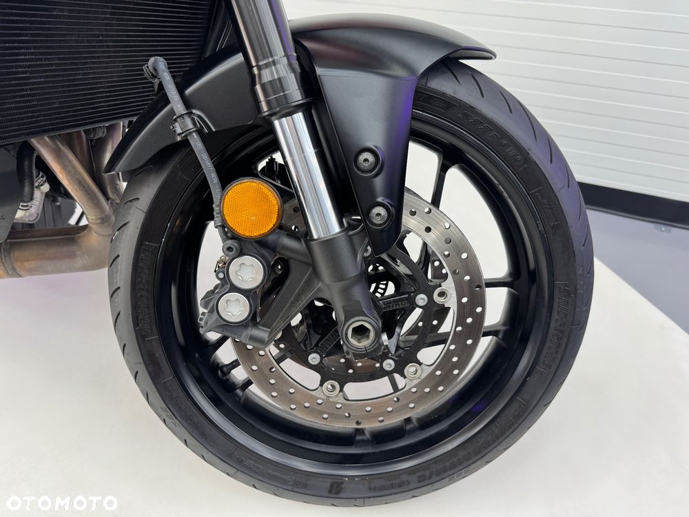 Yamaha MT - 9