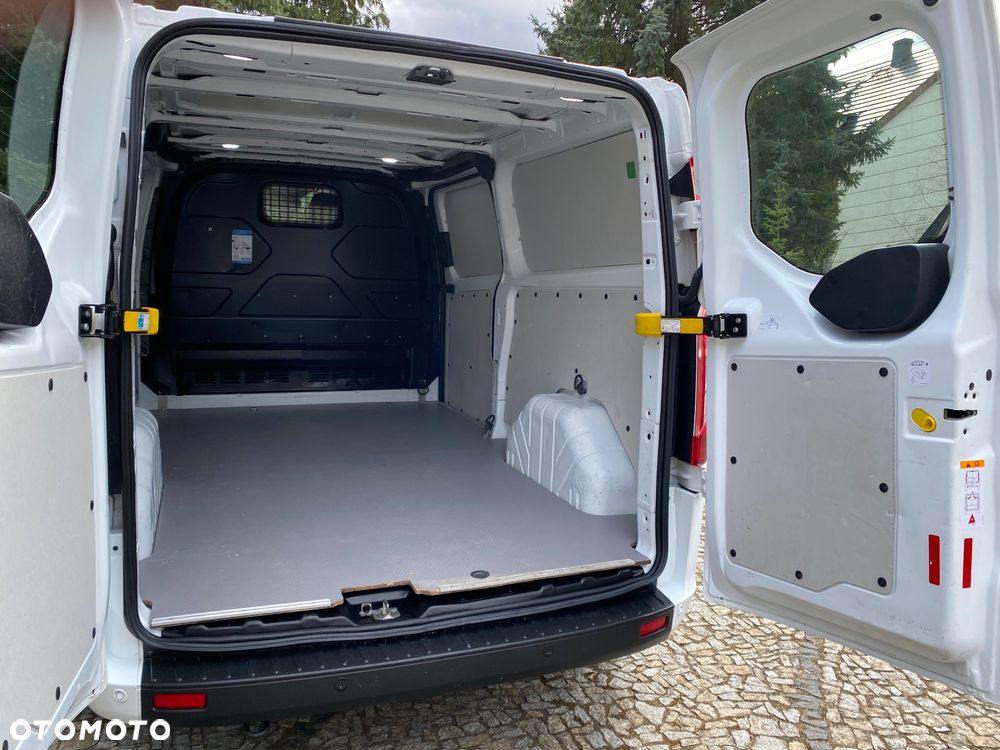Ford TRANSIT CUSTOM - 22