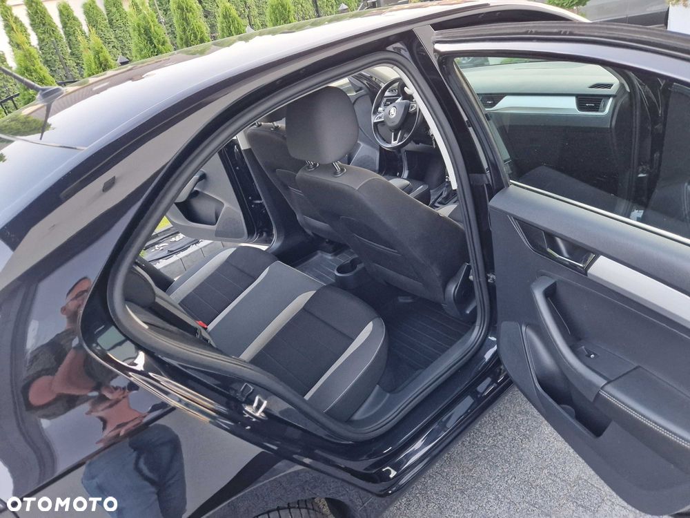 Skoda RAPID - 7