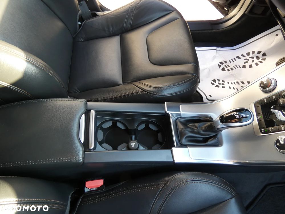 Volvo XC 60 D5 AWD Momentum - 35