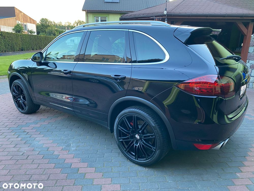 Porsche Cayenne Turbo - 12