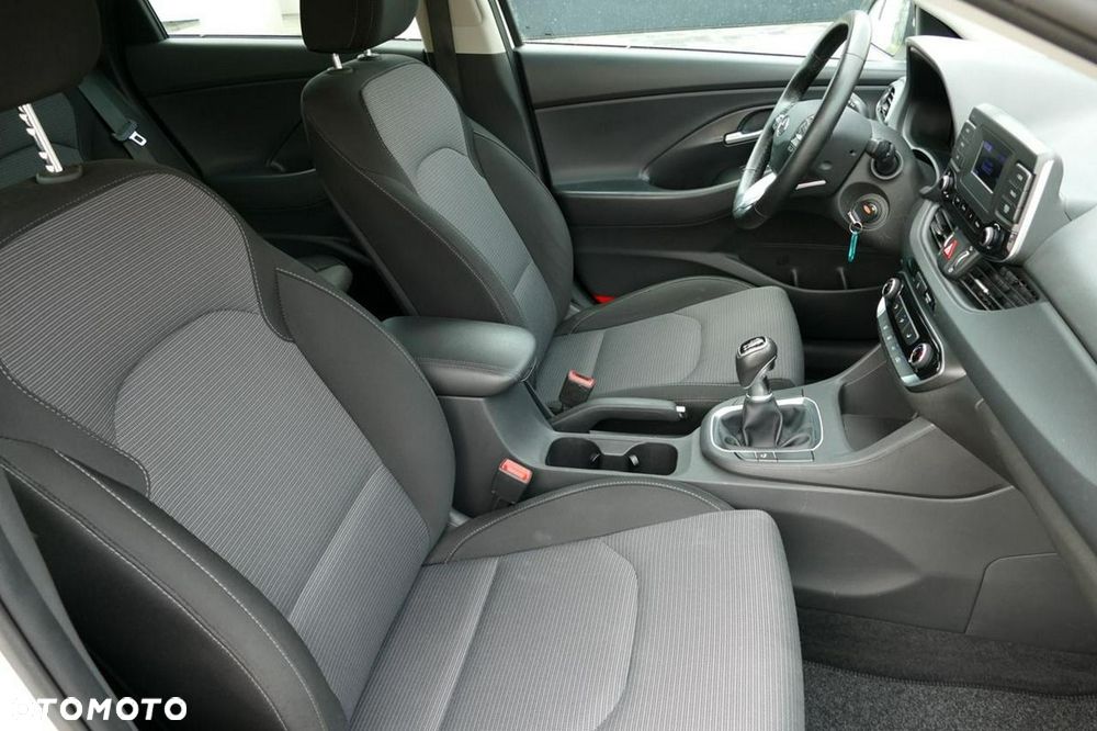 Hyundai i30 1.0 T-GDI Connect & Go - 21