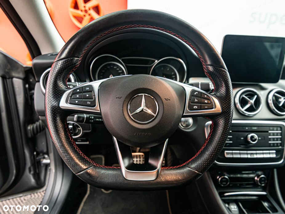 Mercedes-Benz CLA 220 4-Matic AMG Line - 12