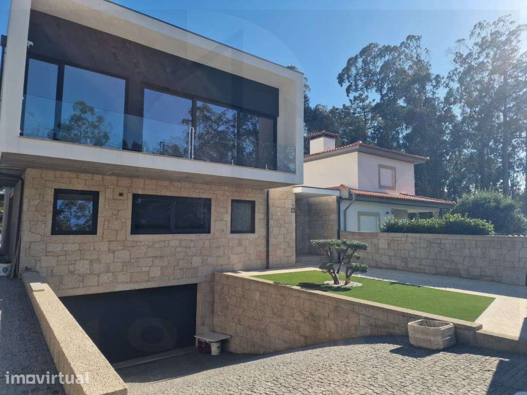 MORADIA INDIVIDUAL SEMI-NOVA COM PISCINA | VILA DO CONDE - Grande imagem: 5/27