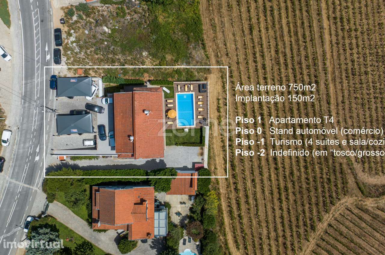 Prédio em Mesão Frio com vistas desafogadas para Rio Douro - Grande imagem: 2/41