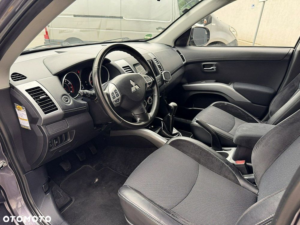 Mitsubishi Outlander - 9