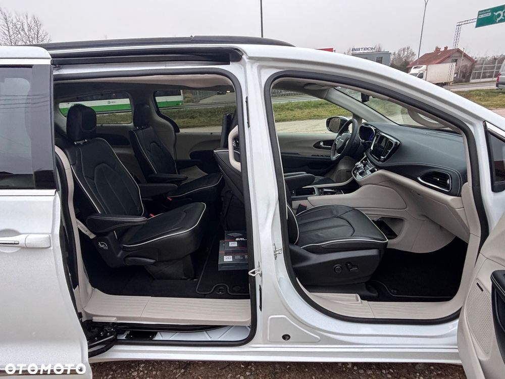 Chrysler Pacifica - 19