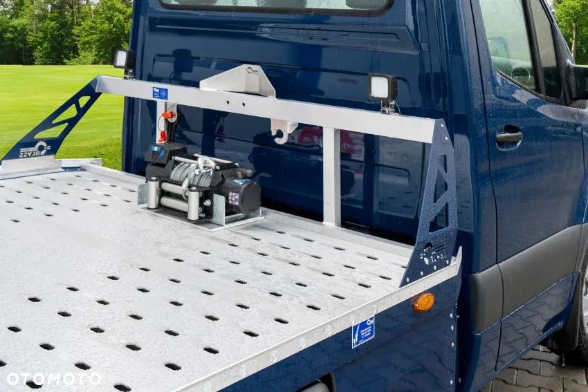 Mercedes-Benz Sprinter - 10