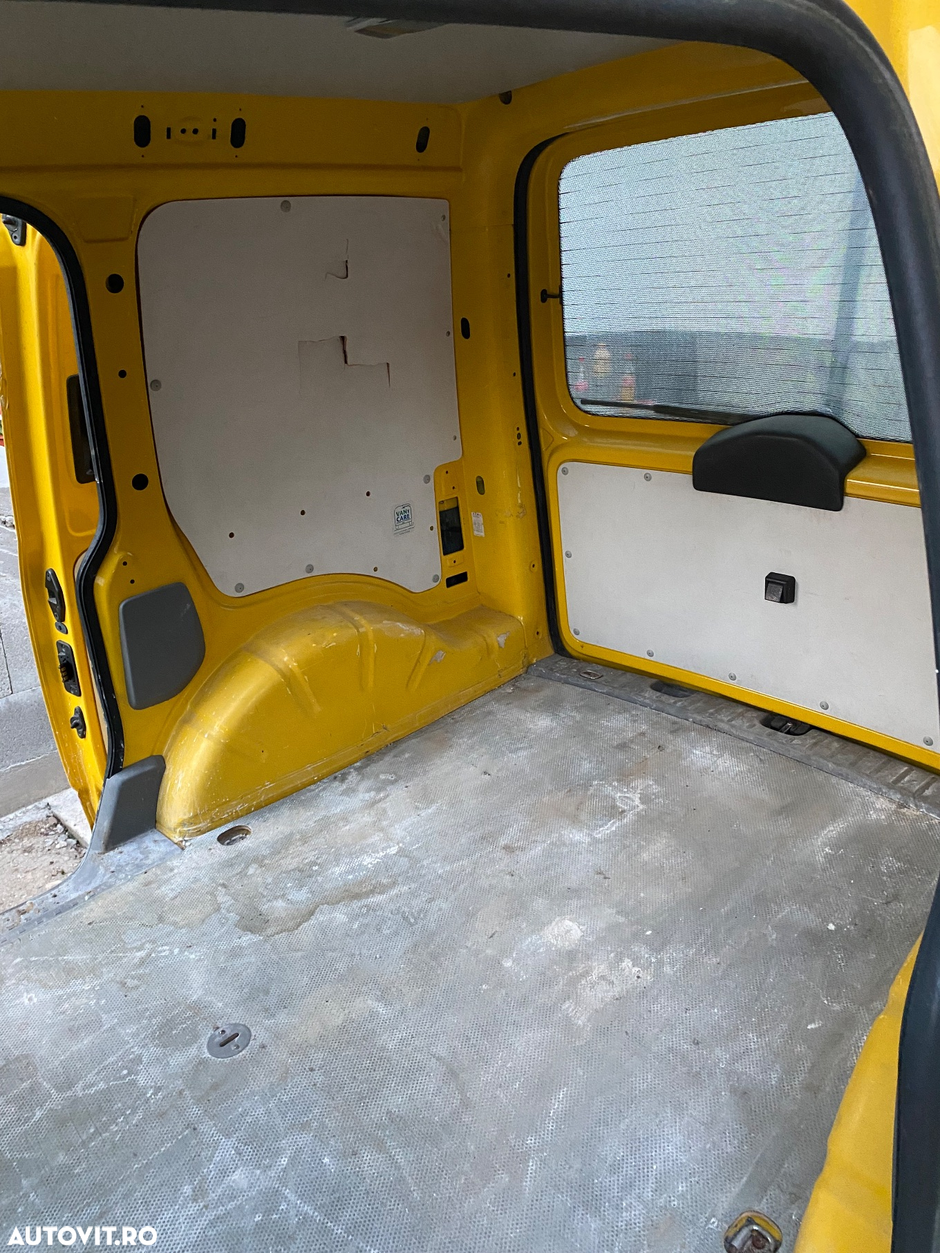 Volkswagen Caddy - 5