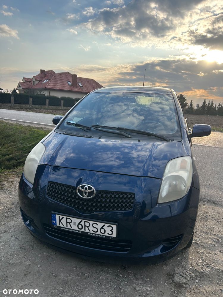 Toyota Yaris 1.3 Sol - 2
