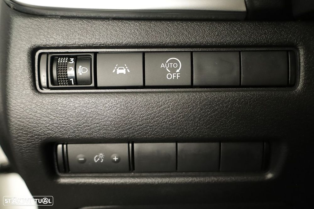 Nissan Qashqai 1.3 DIG-T N-Connecta Xtronic - 18