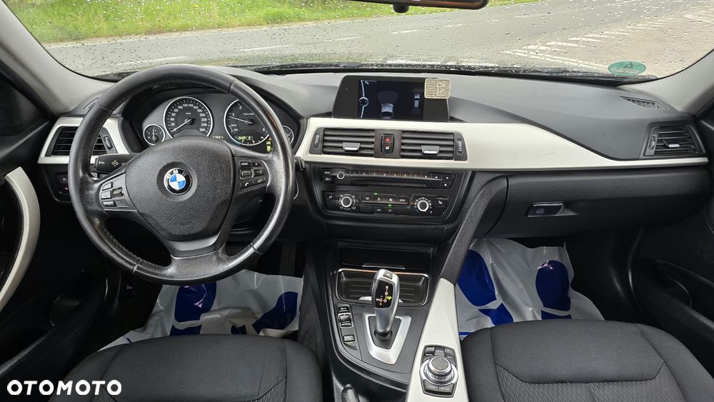 BMW Seria 3 - 32