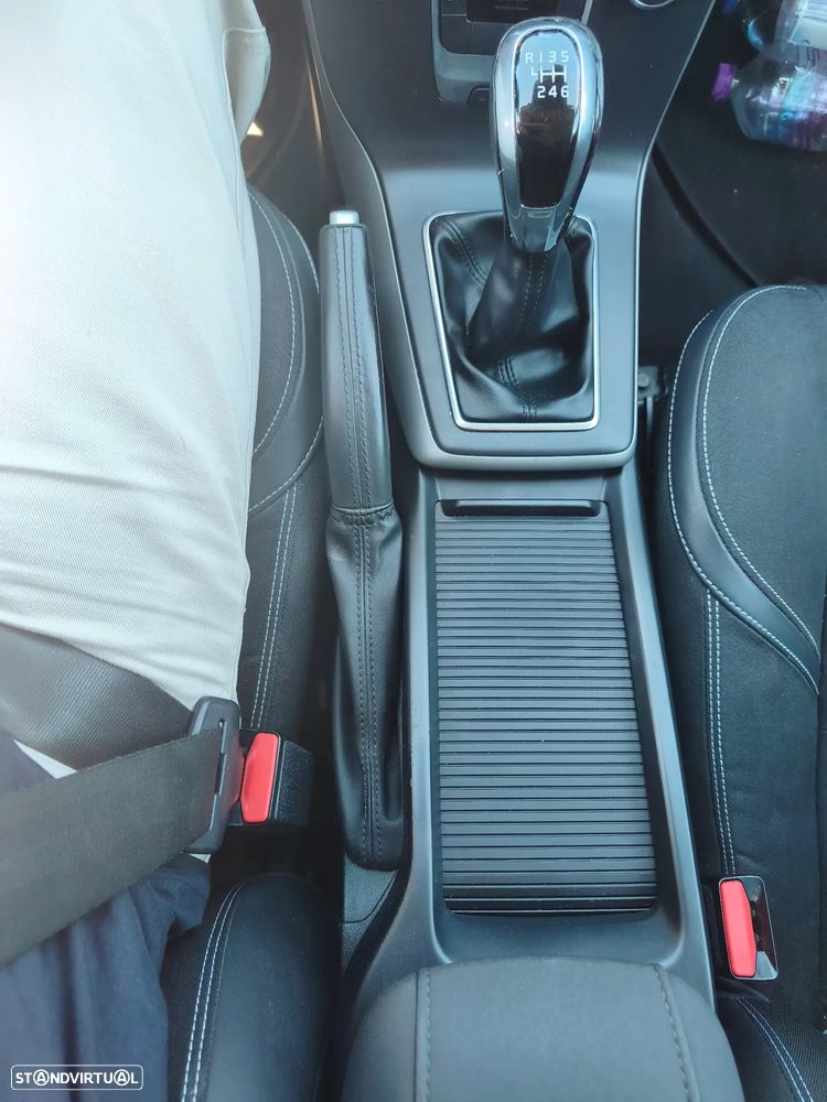 Volvo V40 D2 Momentum - 16