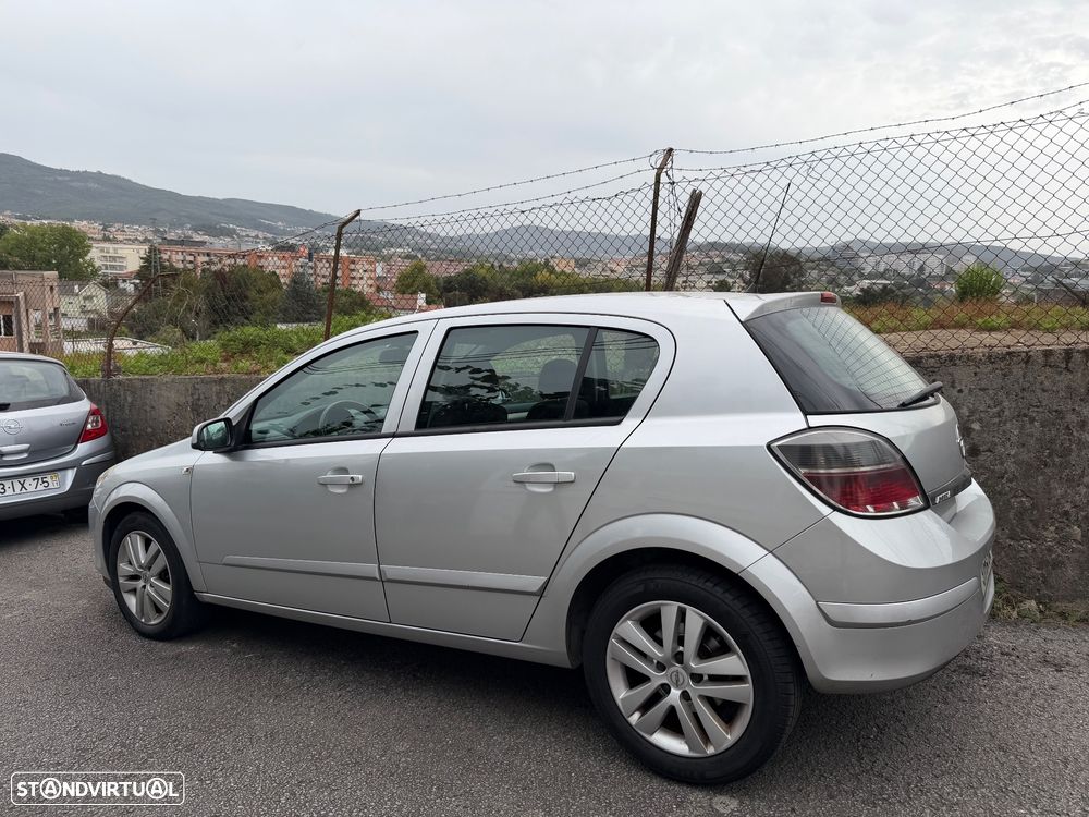 Opel Astra 1.3 CDTi Enjoy EcoFLEX — photo 4