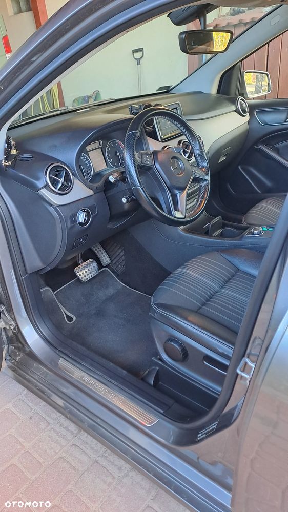 Mercedes-Benz Klasa B 180 7G-DCT Style - 18