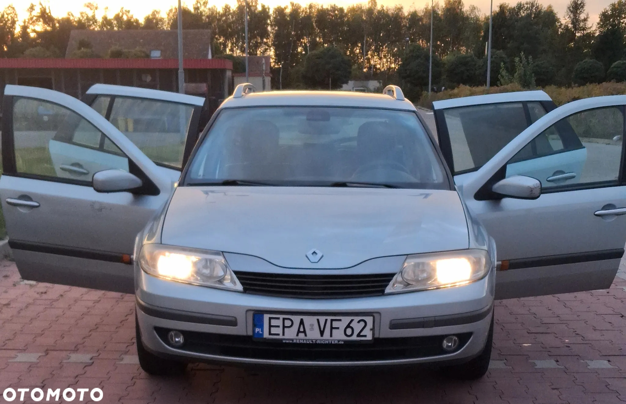 Renault Laguna 1.8 Emotion - 24
