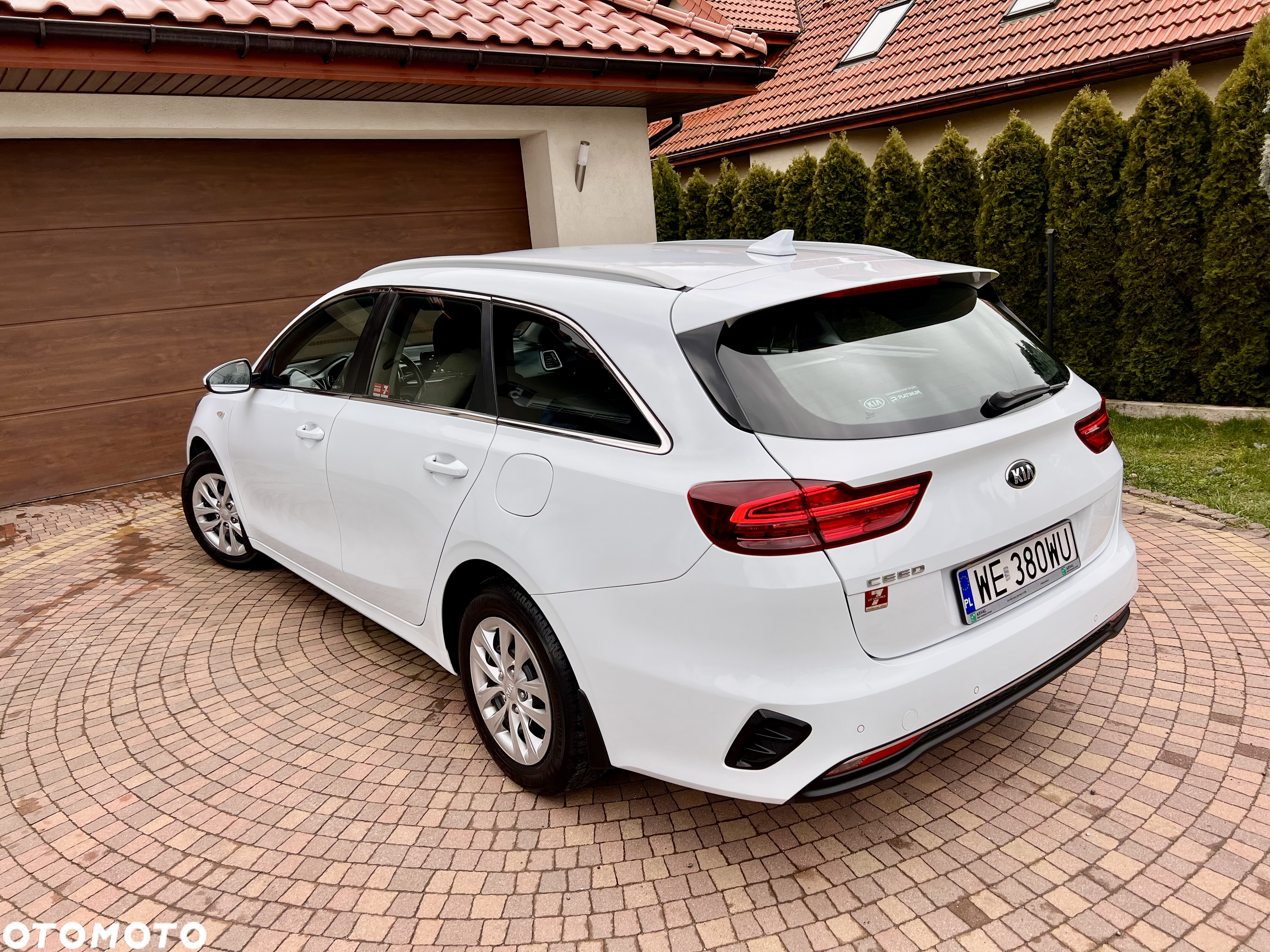 Kia Ceed 1.6 CRDi SCR M - 4