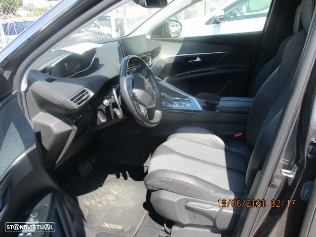 Peugeot E-3008 - 7