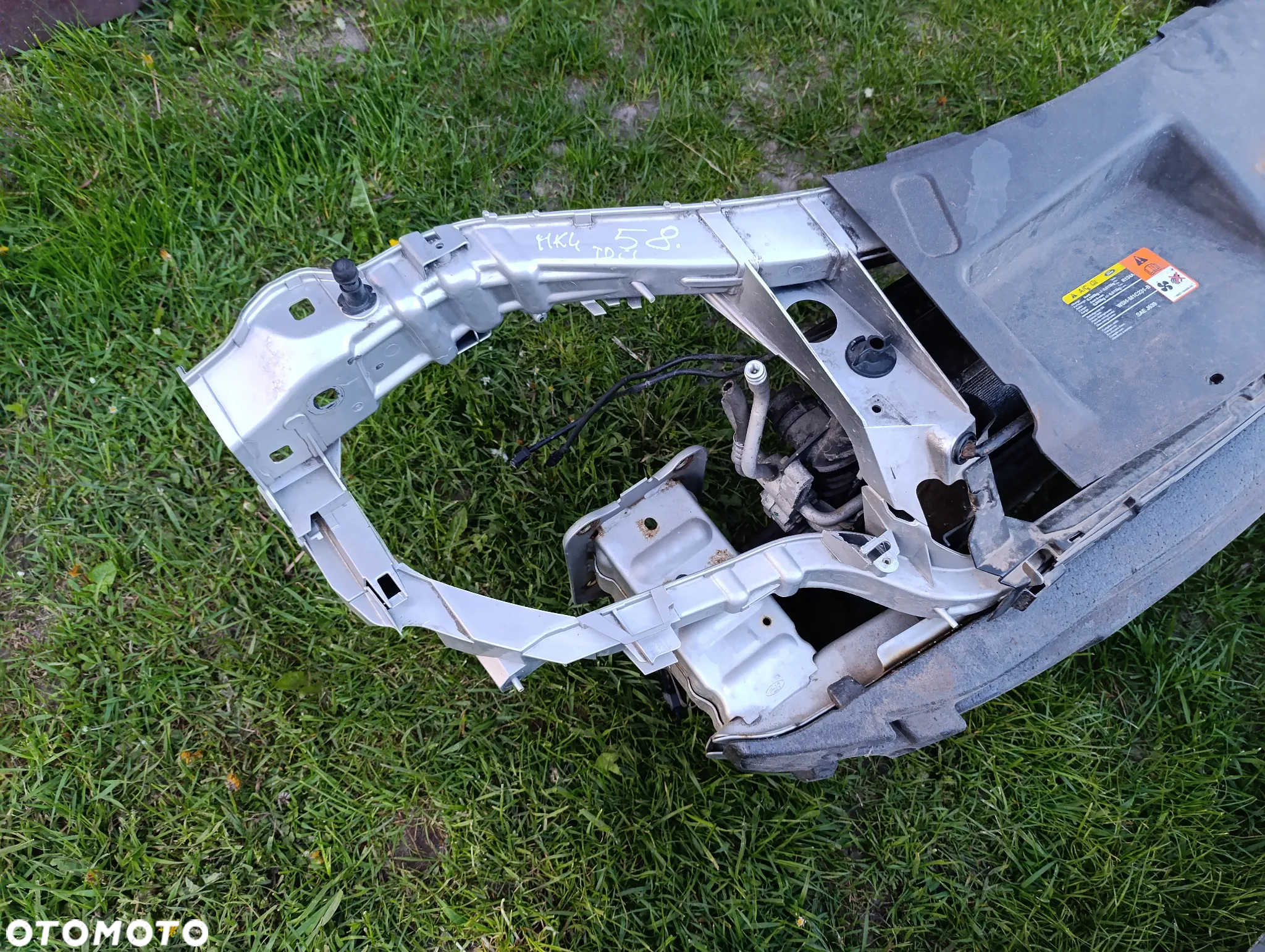 ZDERZAK OKULAR PAS PRZÓD MONDEO MK4 LIFT - 12