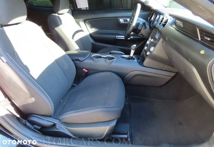 Ford Mustang 2.3 EcoBoost - 31