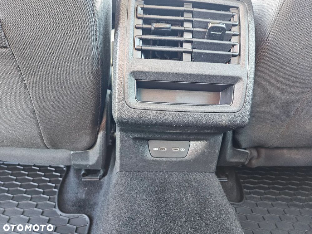 Volkswagen Golf VIII 2.0 TDI Life - 11